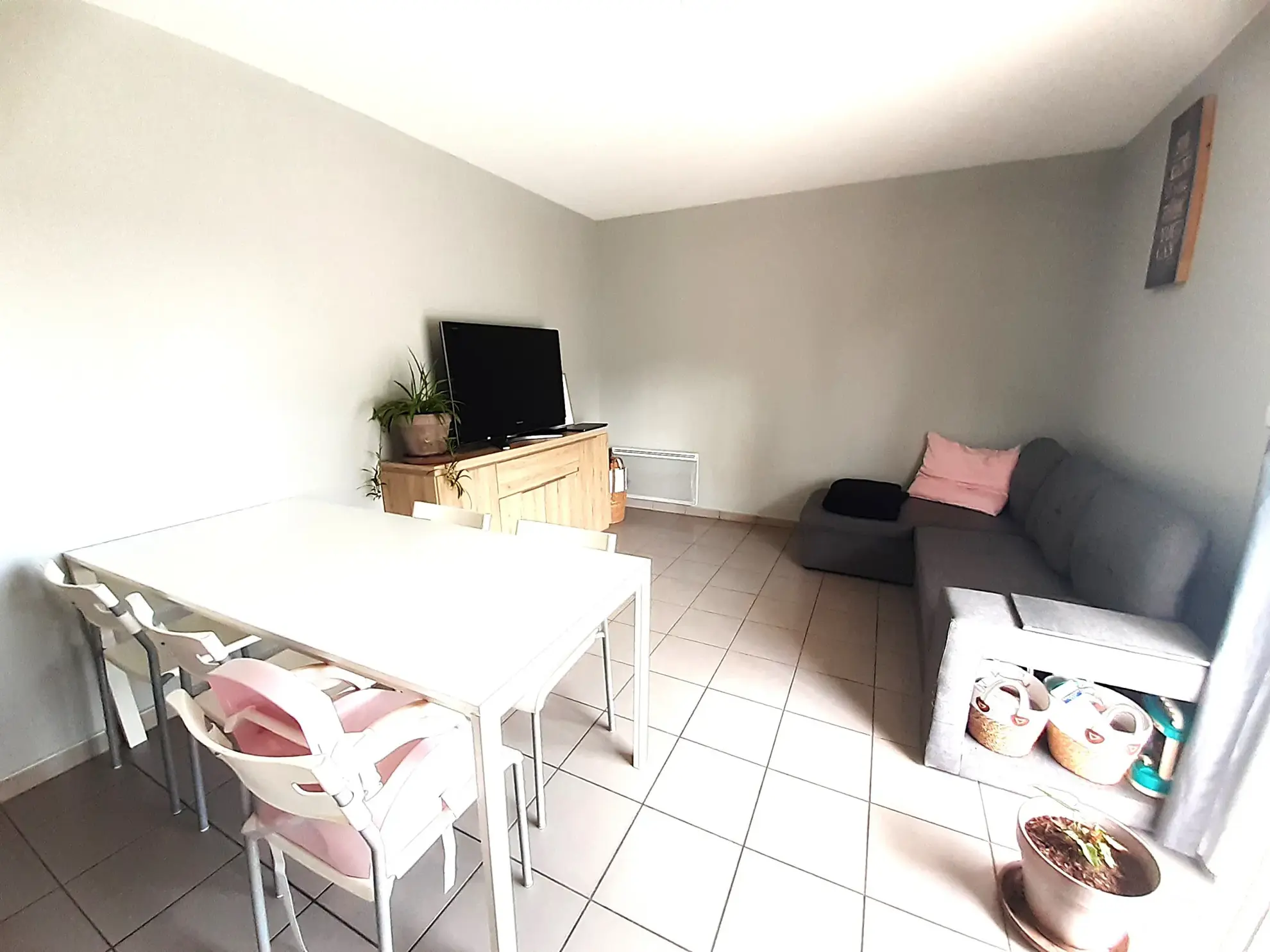 Appartement T3 avec terrasse et stationnement à Perpignan, idéalement situé 