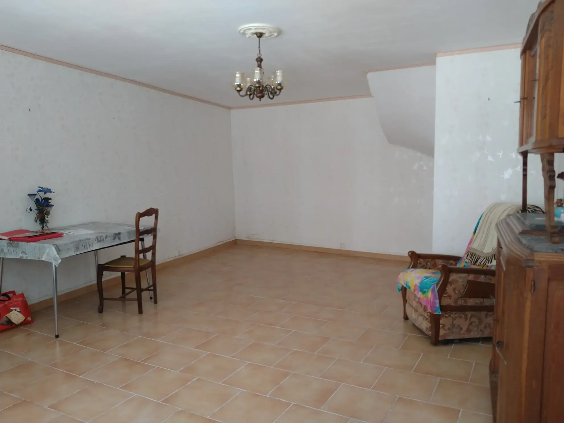 Maison de 124 m² à vendre à Pre en pail avec 4 chambres, cave et parking 