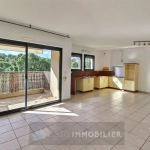 Vente appartement T3 avec terrasse à Ajaccio, dernière étage, vue dégagée