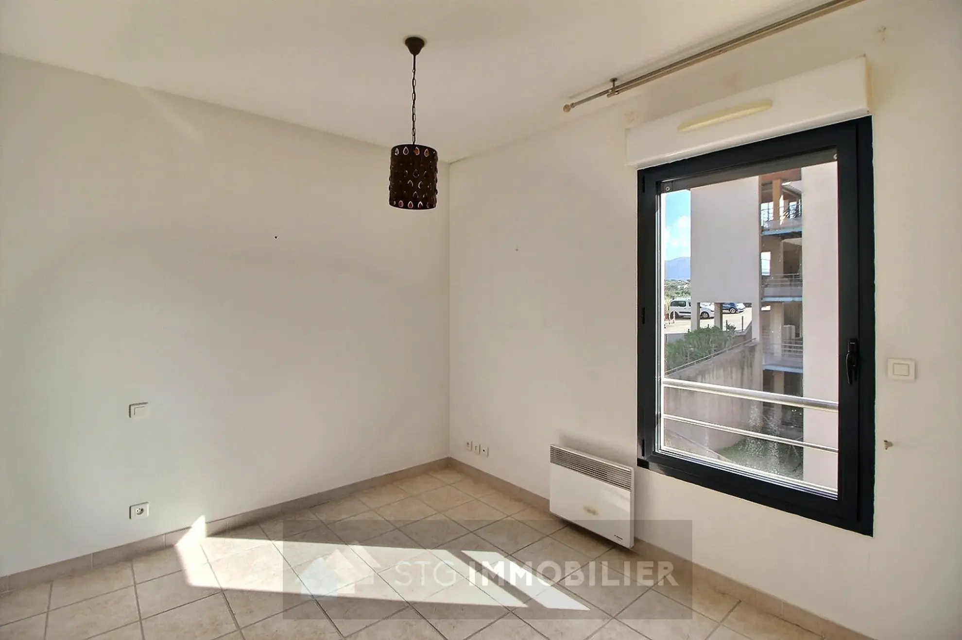 Vente appartement T3 avec terrasse à Ajaccio, dernière étage, vue dégagée 