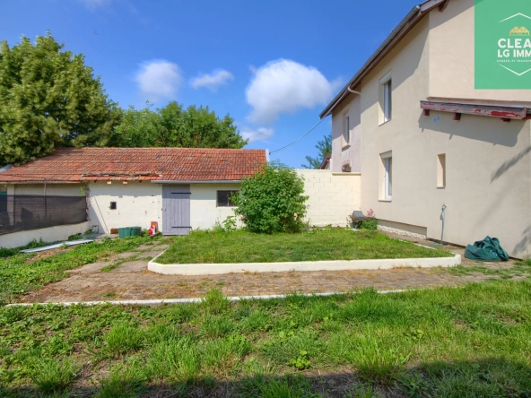 Maison rénovée de 85 m² avec jardin et stationnement à Giraumont