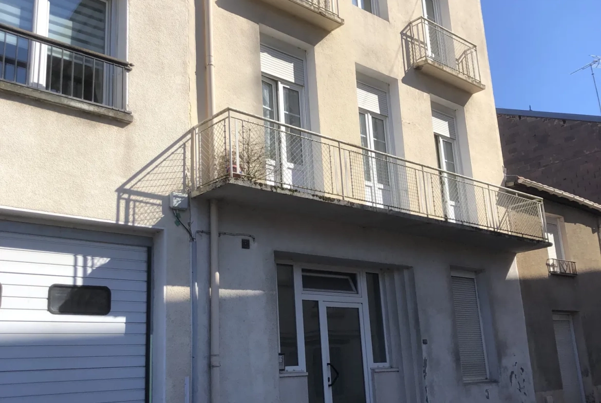 Investissez dans cet immeuble de rapport à Contrexéville face aux Thermes 