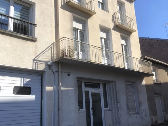 Investissez dans cet immeuble de rapport à Contrexéville face aux Thermes