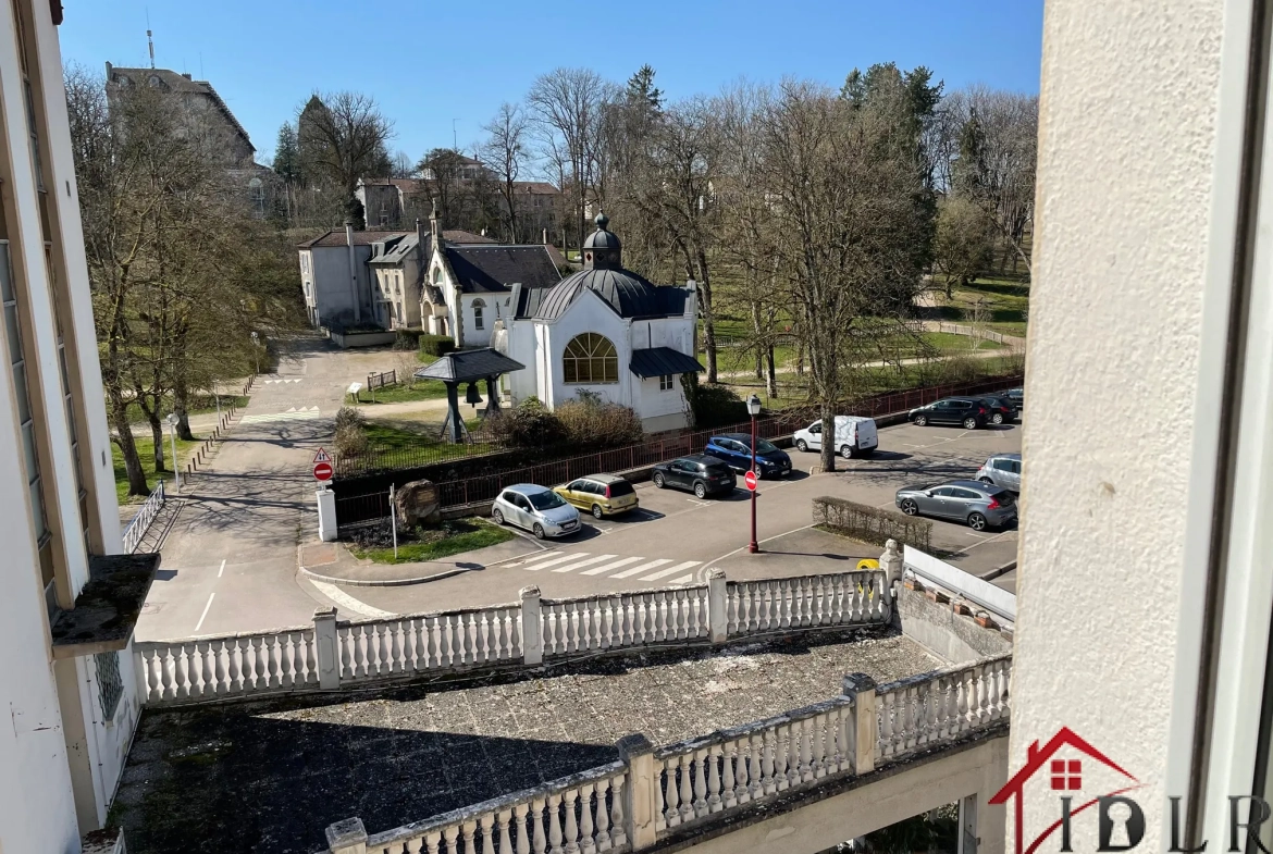 Investissez dans cet immeuble de rapport à Contrexéville face aux Thermes 