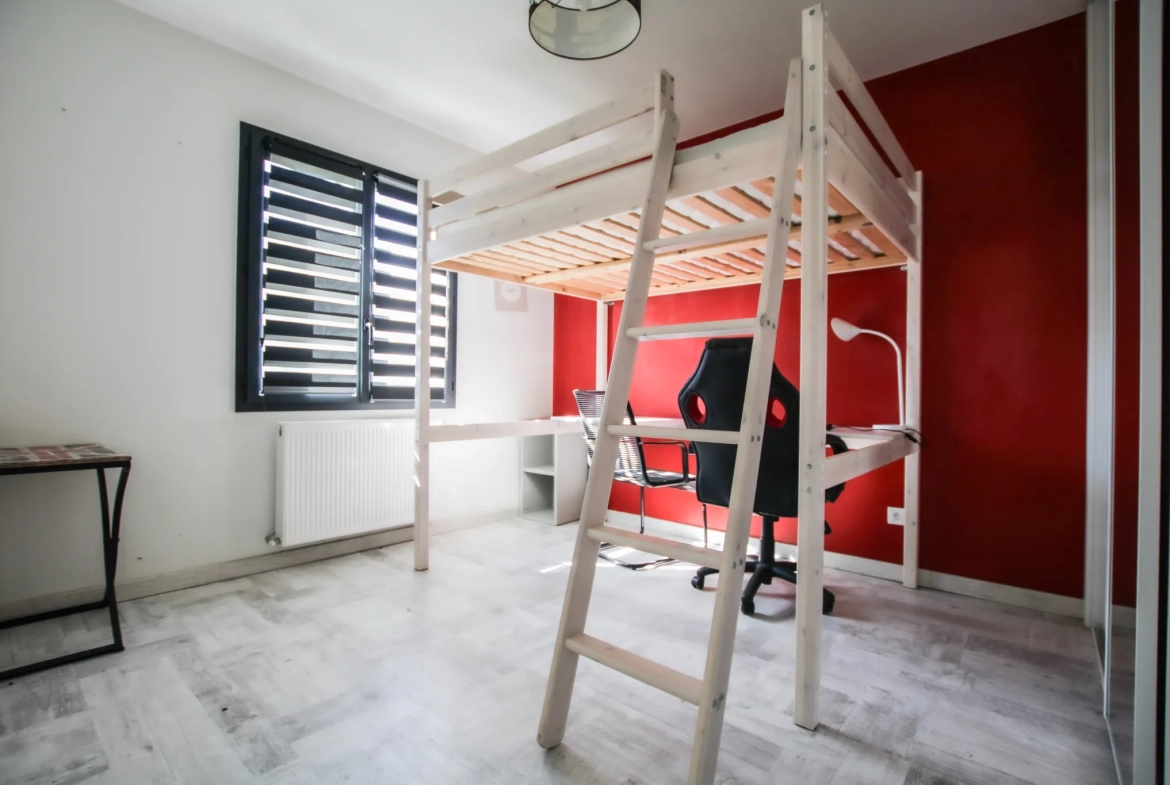 Maison récente de 83 m² à Salignac avec grand terrain dans un secteur calme 