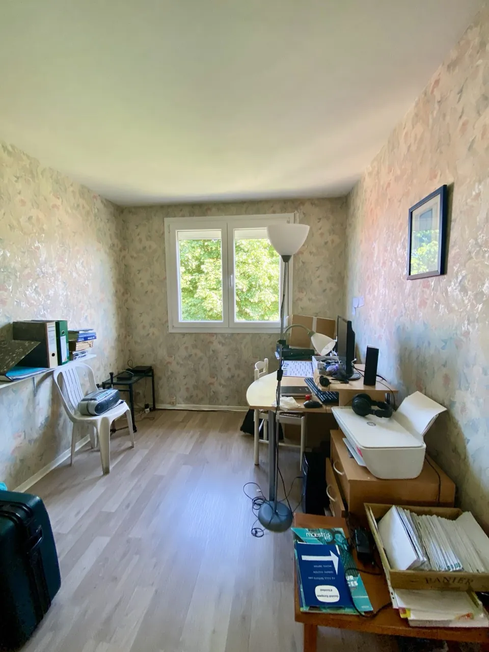 Appartement 4 chambres à Rousies dans résidence calme avec balcon, caves et garage 