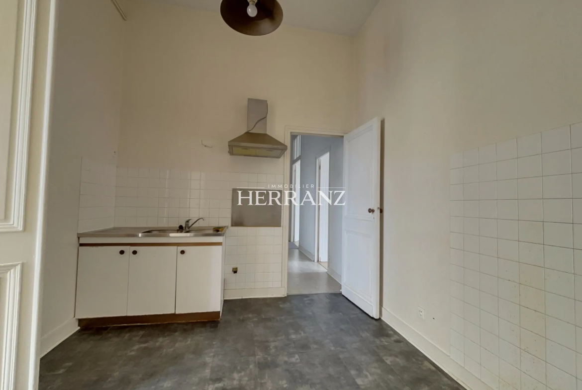 Appartement de standing de 88 m² à Libourne avec 2 chambres et charme ancien 
