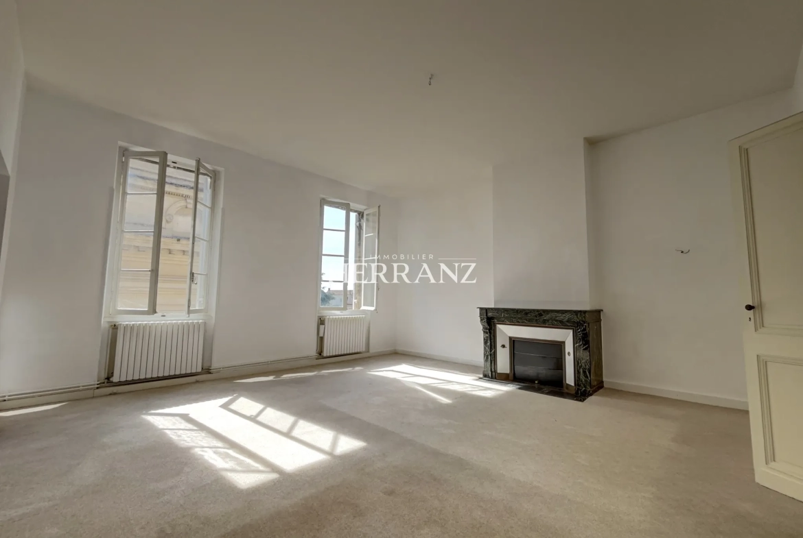 Appartement de standing de 88 m² à Libourne avec 2 chambres et charme ancien 