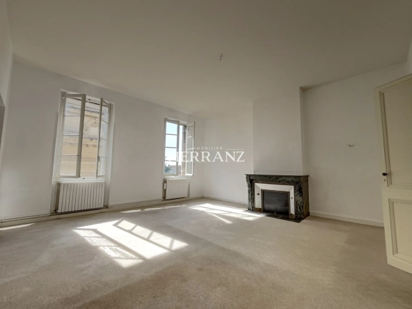 Appartement de standing de 88 m² à Libourne avec 2 chambres et charme ancien