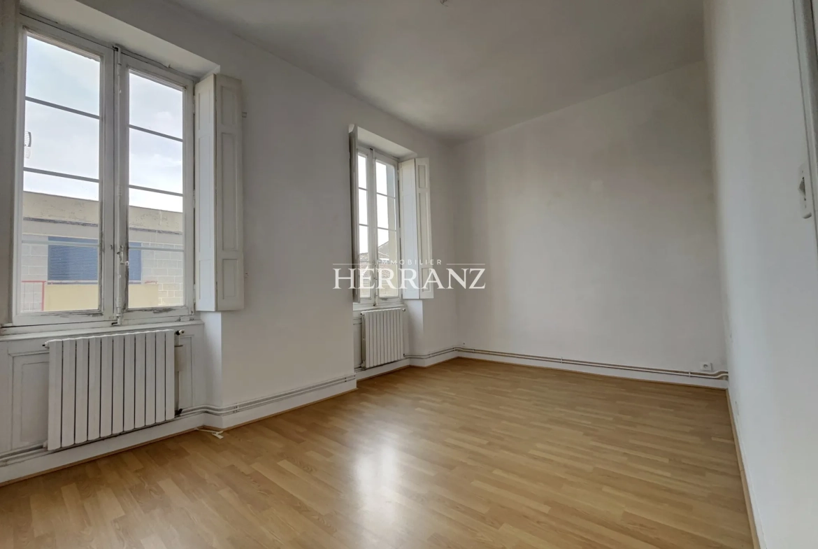 Appartement de standing de 88 m² à Libourne avec 2 chambres et charme ancien 