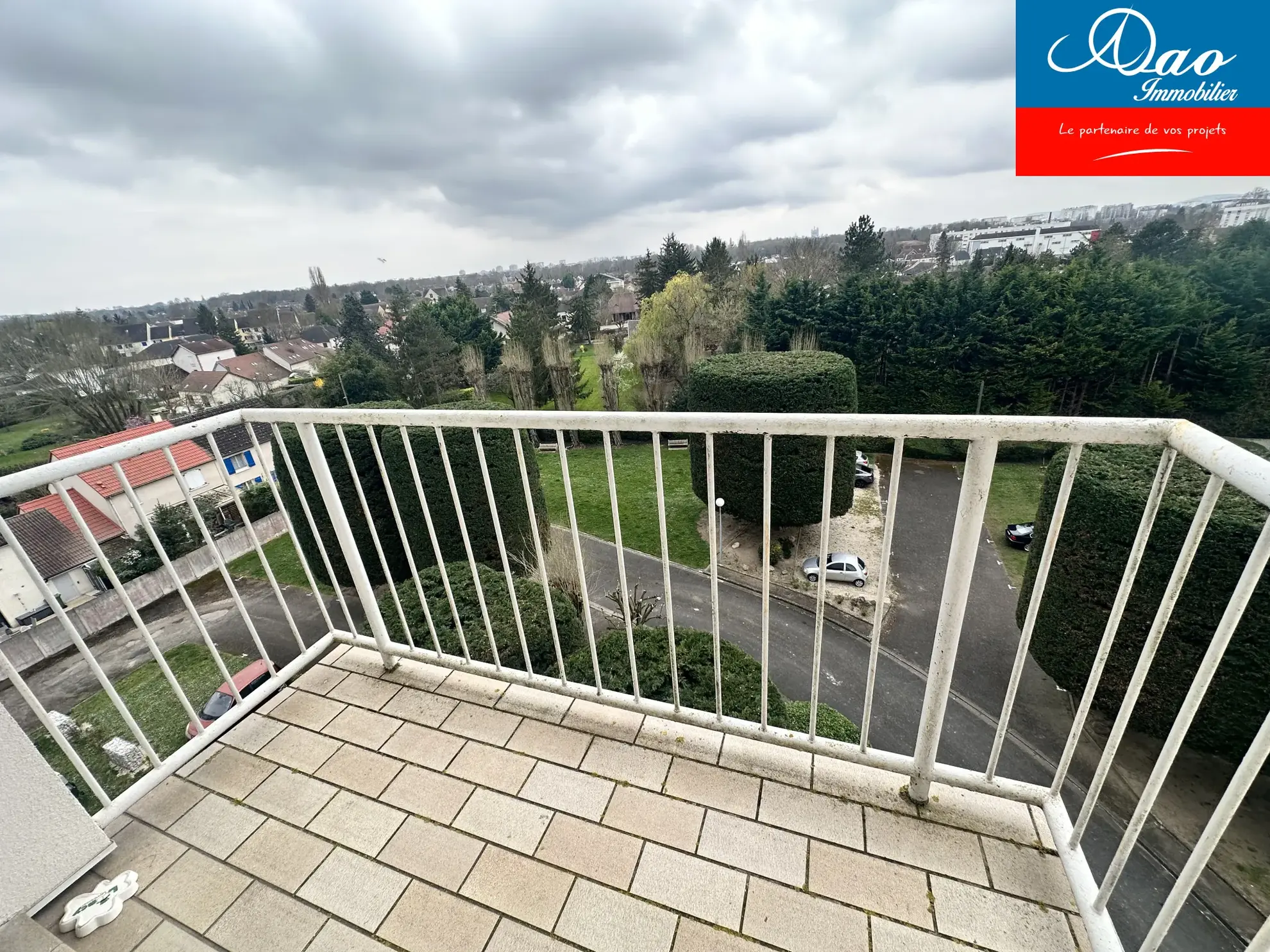 Appartement 5 pièces avec balcon et parking à Troyes, proche centre-ville 