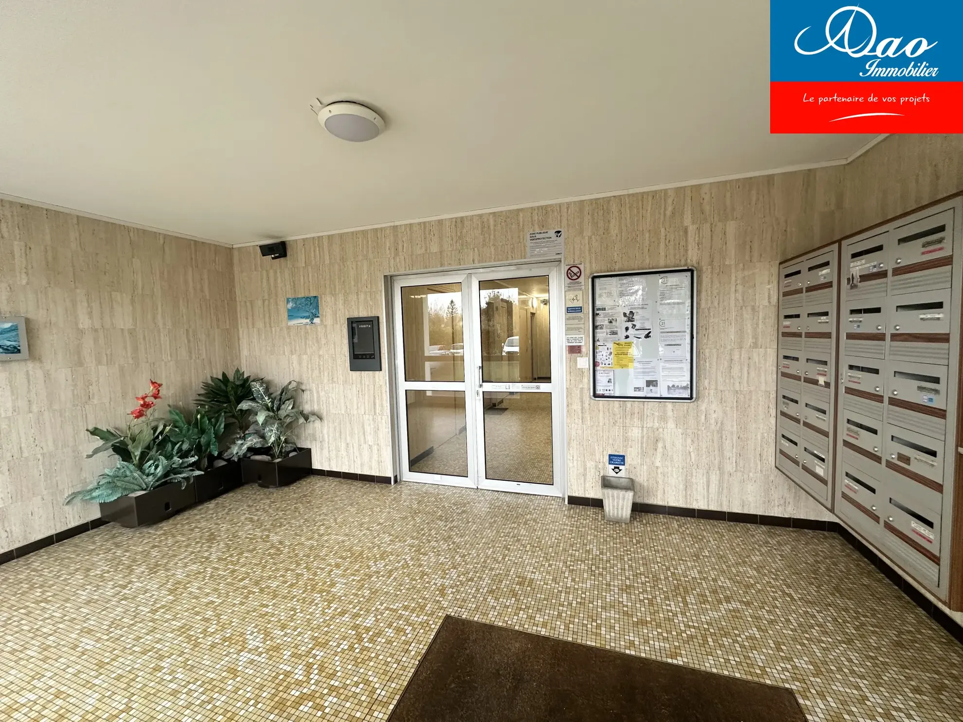 Appartement 5 pièces avec balcon et parking à Troyes, proche centre-ville 