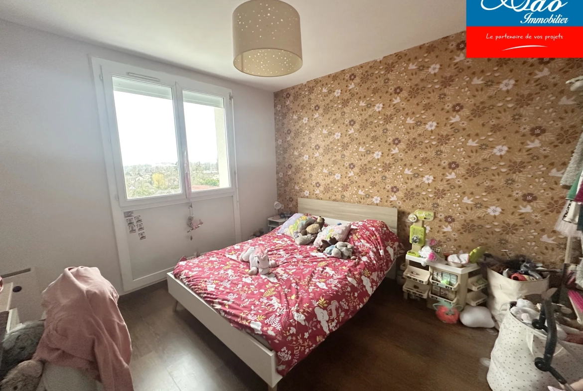 Appartement 5 pièces avec balcon et parking à Troyes, proche centre-ville 