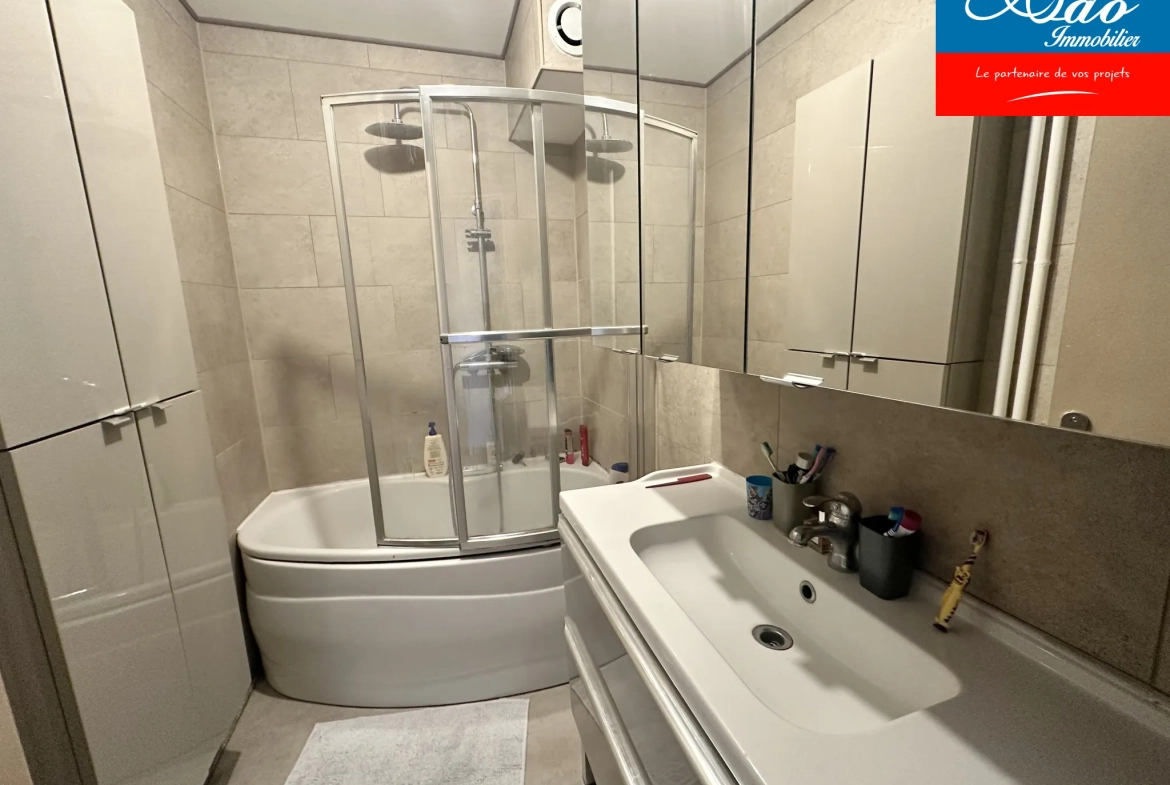 Appartement 5 pièces avec balcon et parking à Troyes, proche centre-ville 