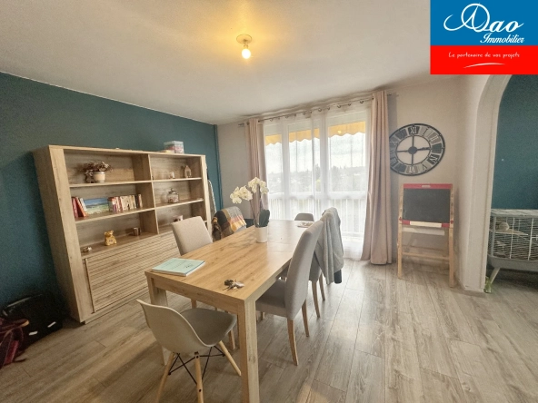 Appartement 5 pièces avec balcon et parking à Troyes, proche centre-ville