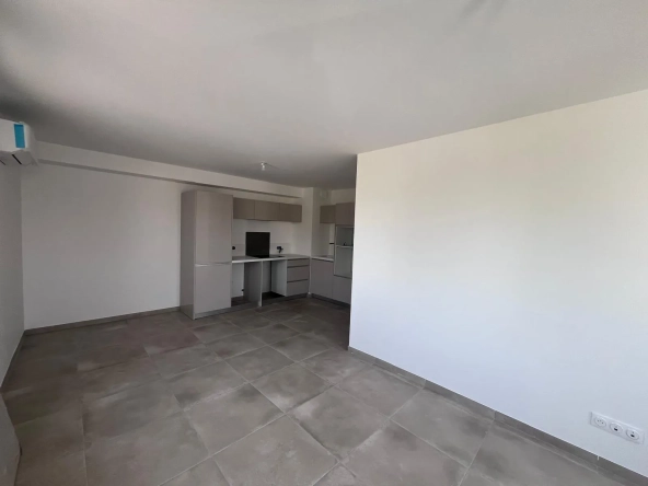 Appartement de type 3 à vendre à Marignane avec parking privé et ascenseur