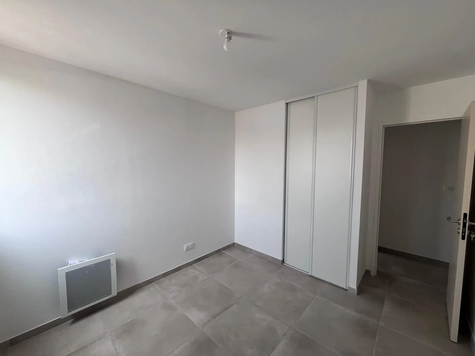 Appartement de type 3 à vendre à Marignane avec parking privé et ascenseur 