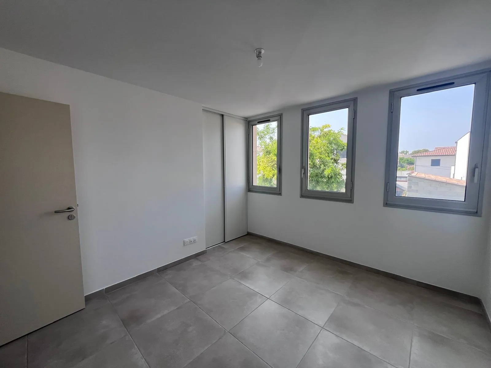 Appartement de type 3 à vendre à Marignane avec parking privé et ascenseur 