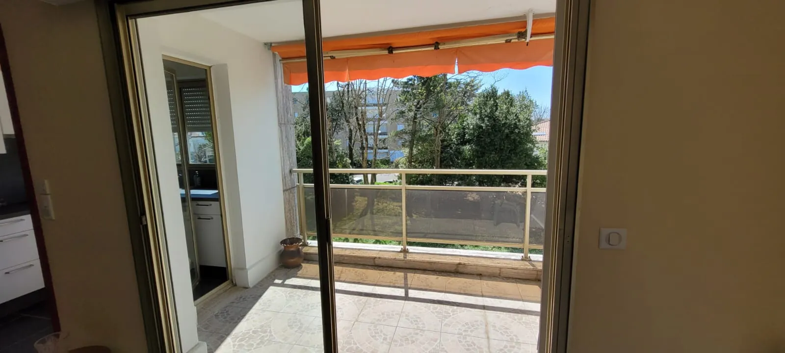 Studio récent avec loggia et vue parc au cœur de Royan 