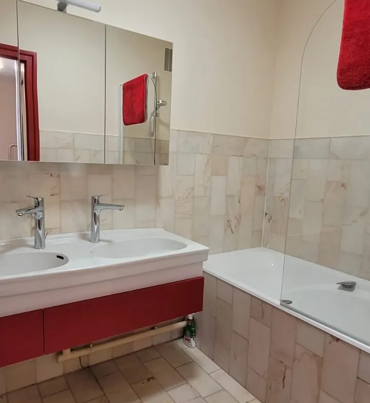 Studio récent avec loggia et vue parc au cœur de Royan 