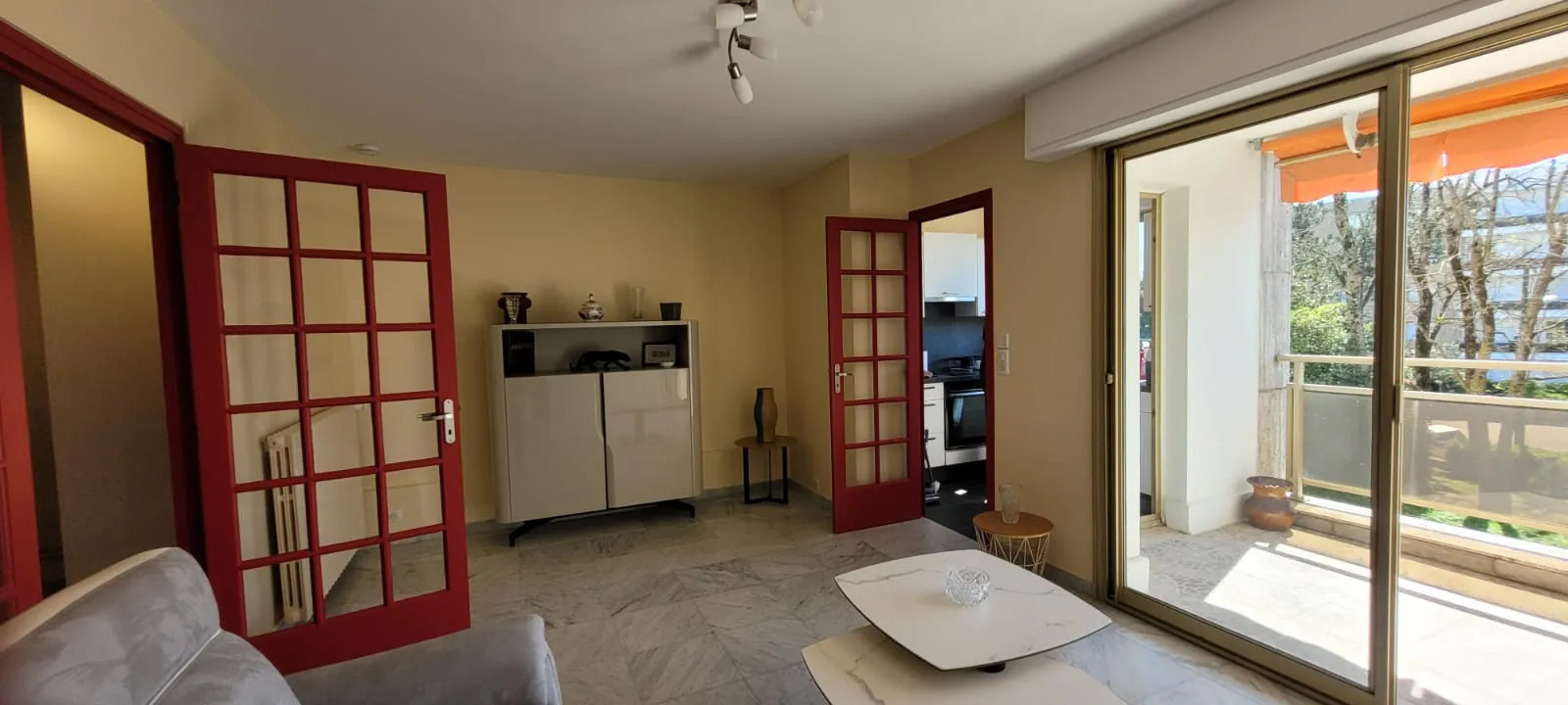 Studio récent avec loggia et vue parc au cœur de Royan 