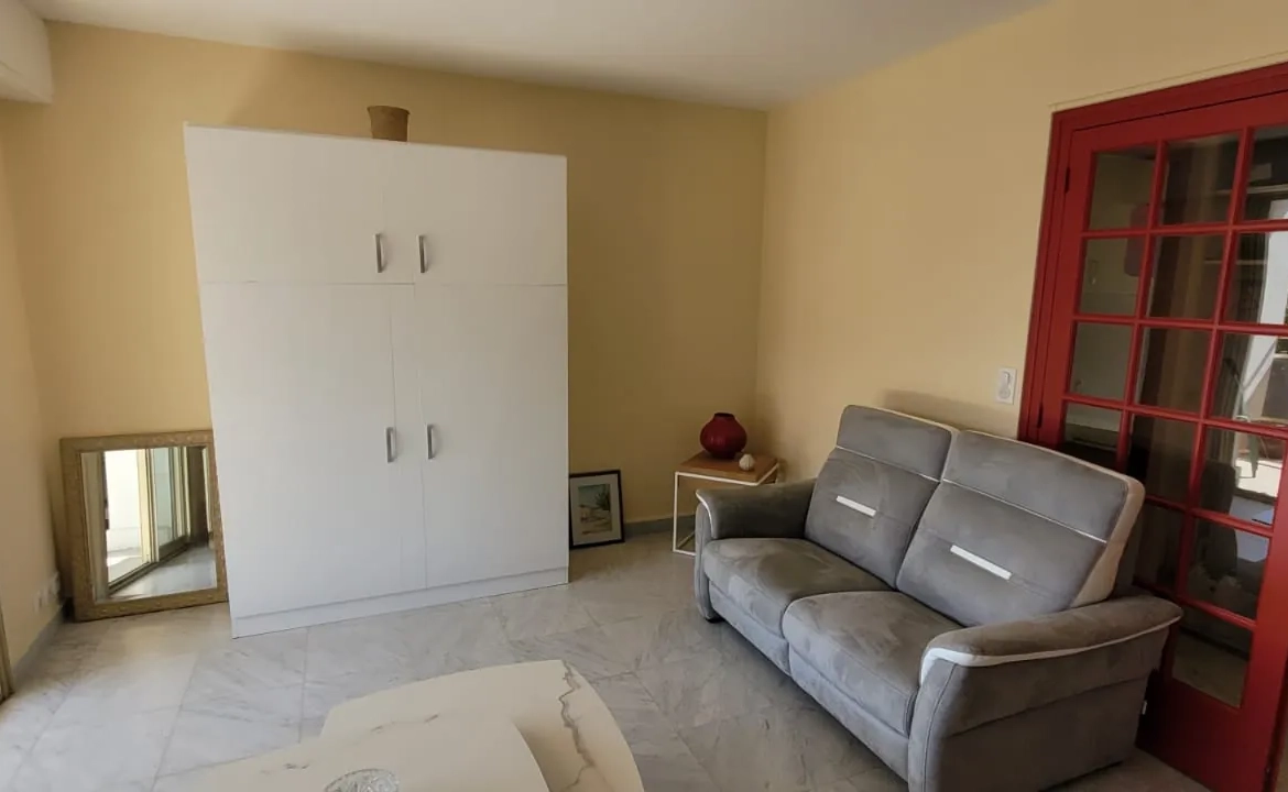Studio récent avec loggia et vue parc au cœur de Royan 