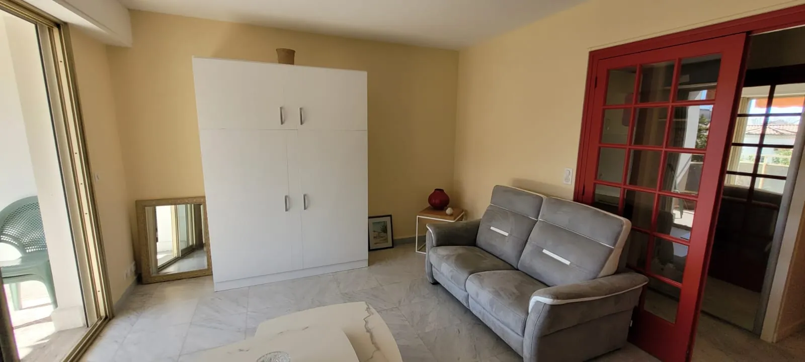 Studio récent avec loggia et vue parc au cœur de Royan 
