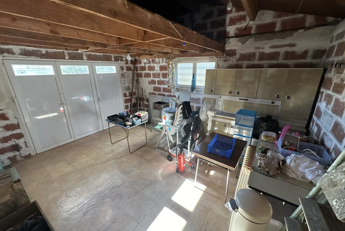 Maison de plain-pied à Sainte-Bazeille avec jardin et garage 