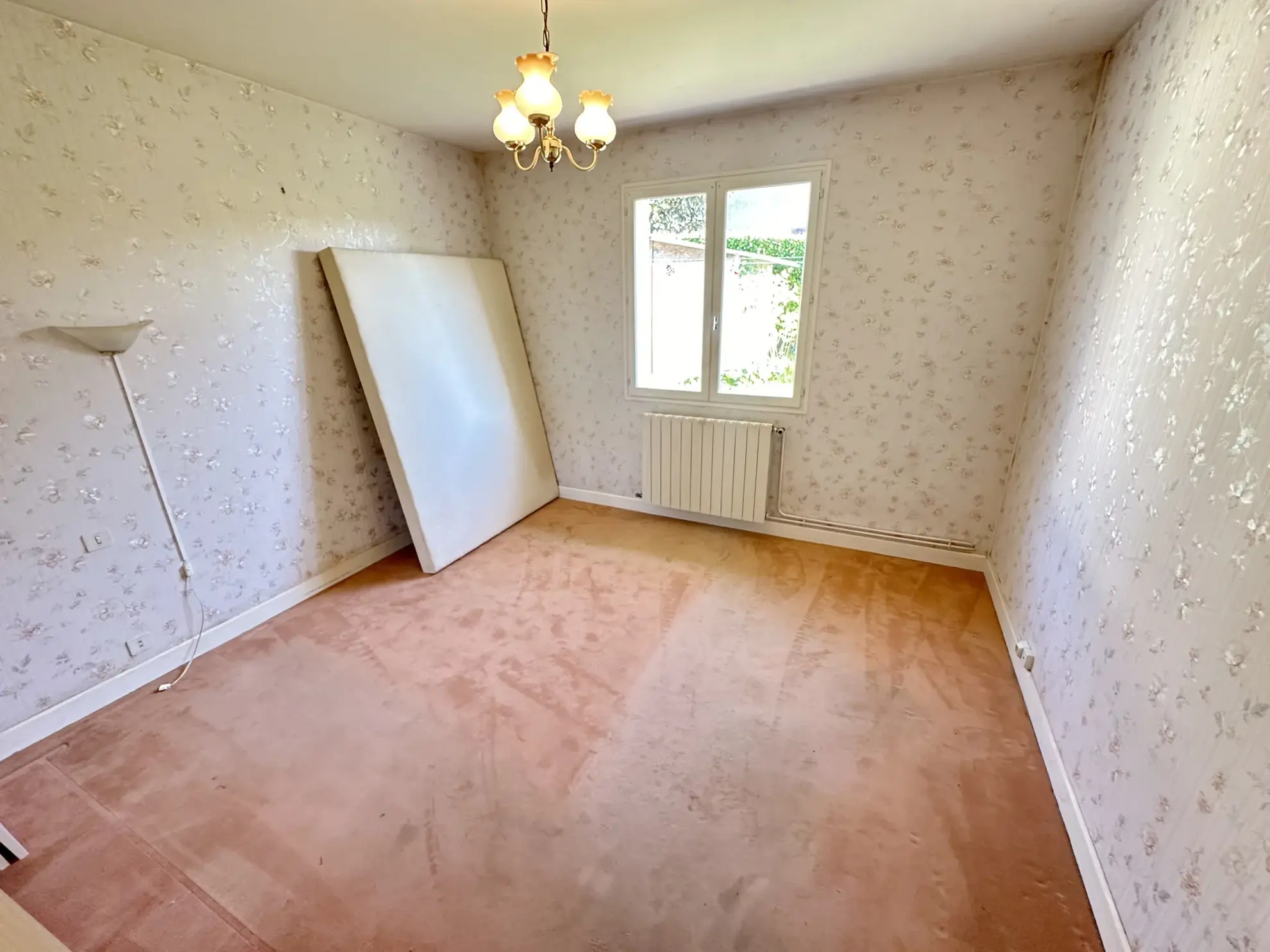 Maison de plain-pied à Sainte-Bazeille avec jardin et garage 