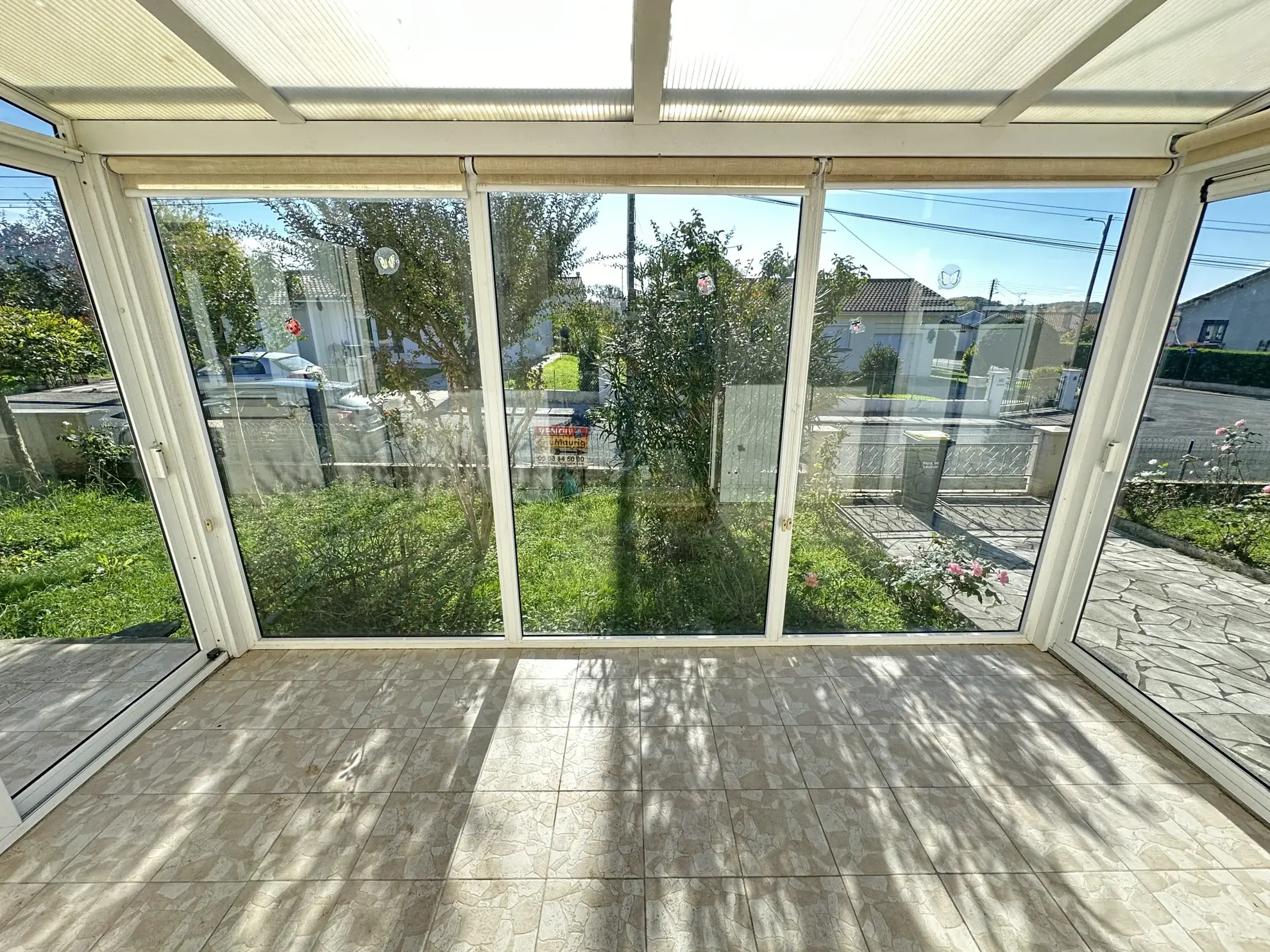 Maison de plain-pied à Sainte-Bazeille avec jardin et garage 