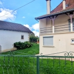 Maison de village rénovée avec grande grange à Lacapelle Marival