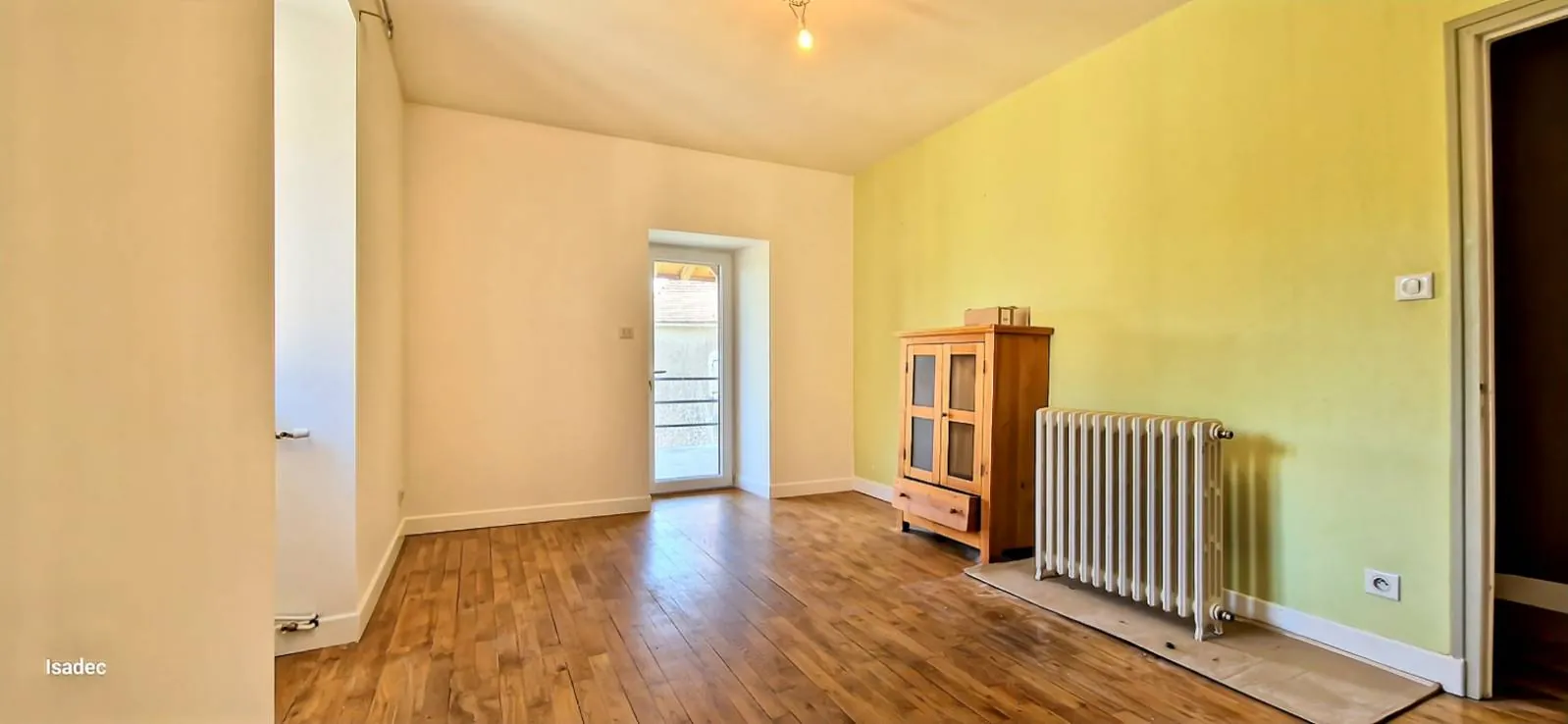 Maison de village rénovée avec grande grange à Lacapelle Marival 