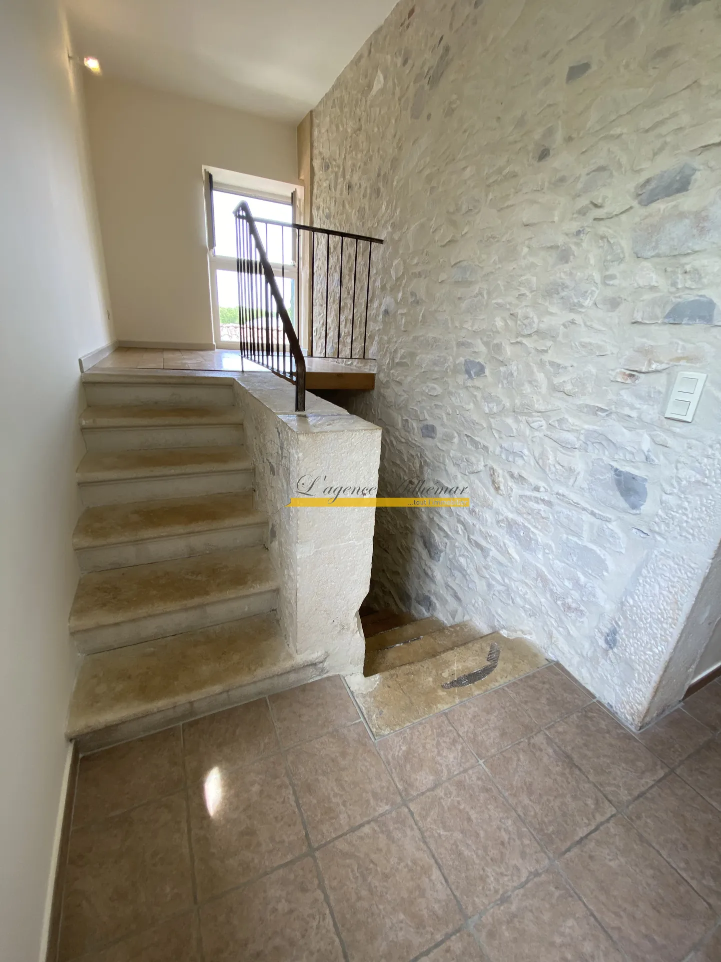 Appartement T4 à vendre avec jardin dans une minoterie rénovée à Montboucher-sur-Jabron 