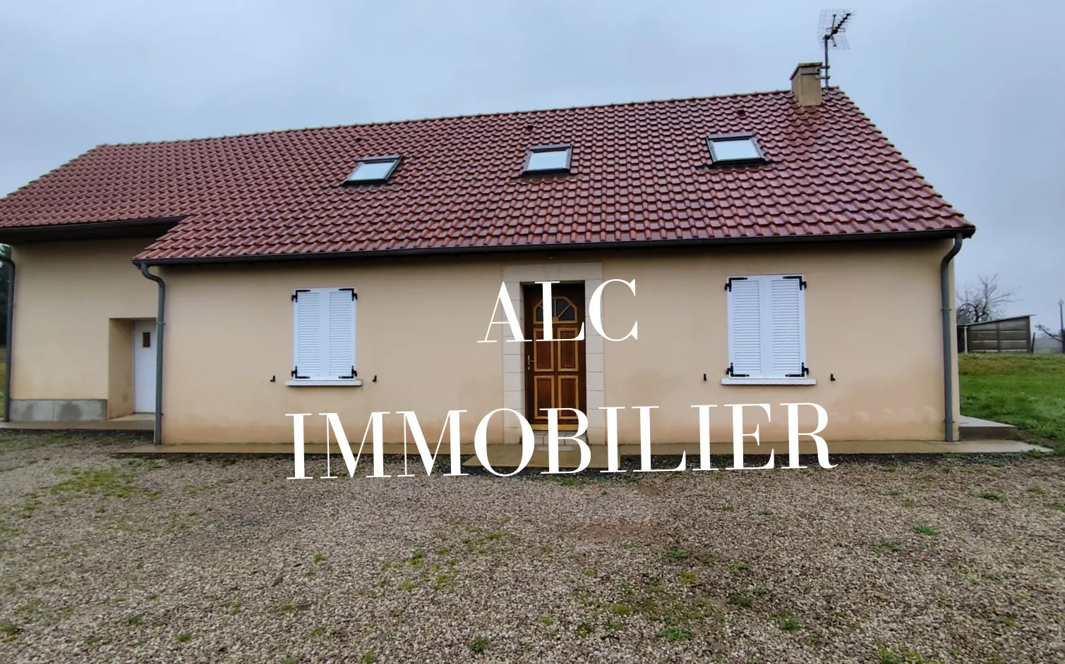 Maison lumineuse de 87 m² avec garage et terrain à 25 min d'Alençon 