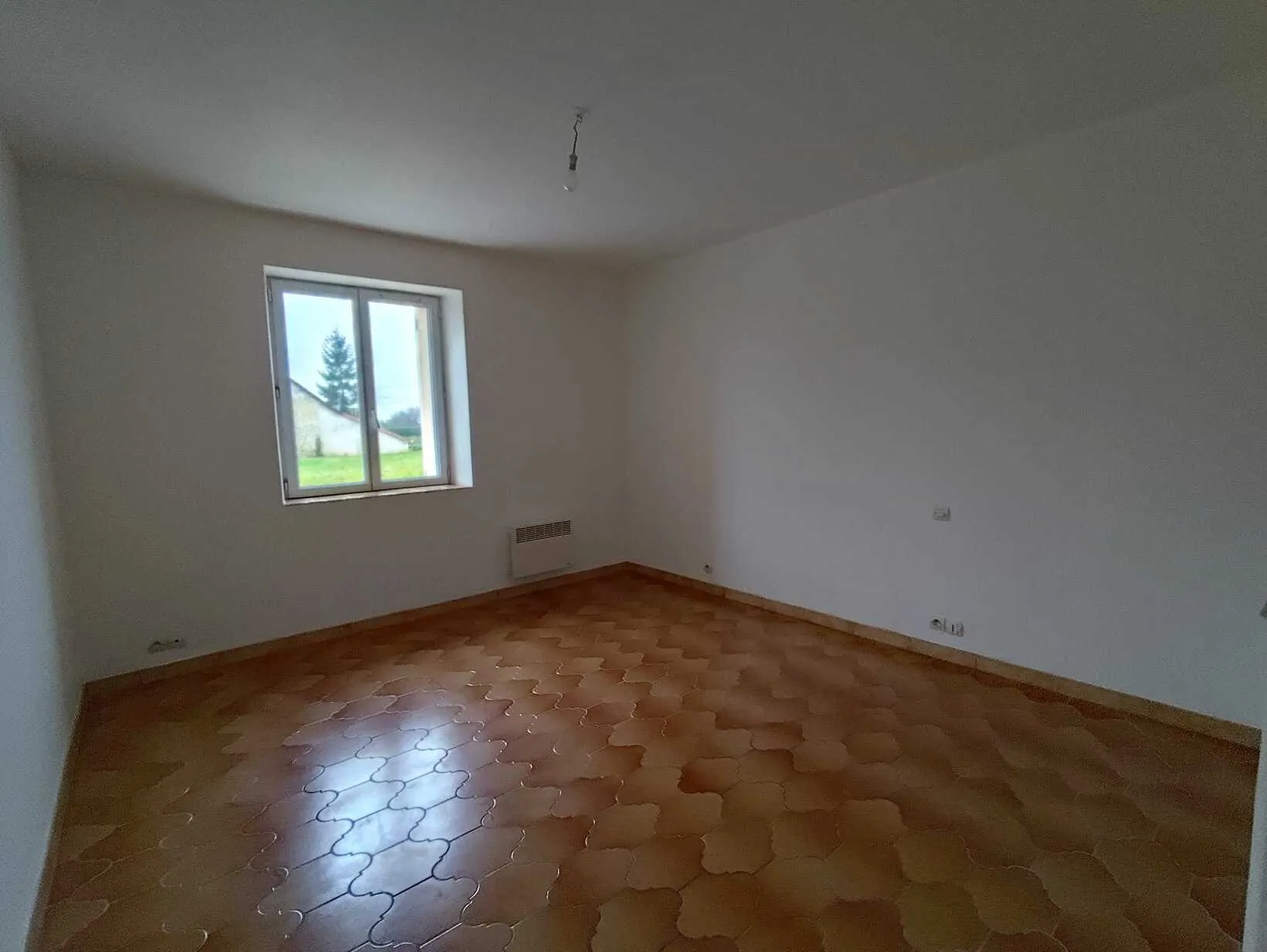 Maison lumineuse de 87 m² avec garage et terrain à 25 min d'Alençon 