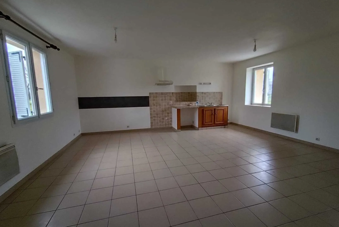 Maison lumineuse de 87 m² avec garage et terrain à 25 min d'Alençon 