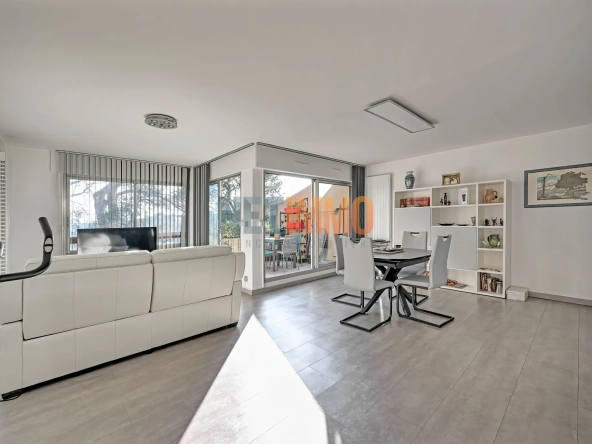 Appartement T3 avec terrasse et parking à Nîmes, résidence sécurisée, 77 m²