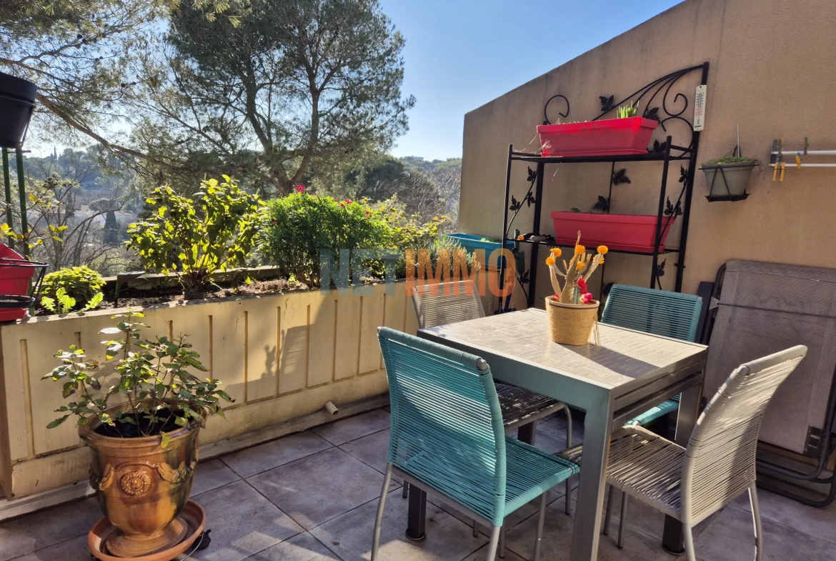Appartement T3 avec terrasse et parking à Nîmes, résidence sécurisée, 77 m² 