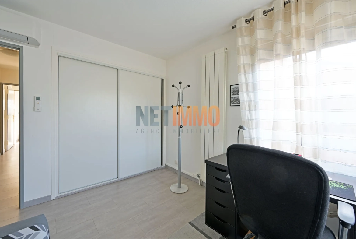 Appartement T3 avec terrasse et parking à Nîmes, résidence sécurisée, 77 m² 