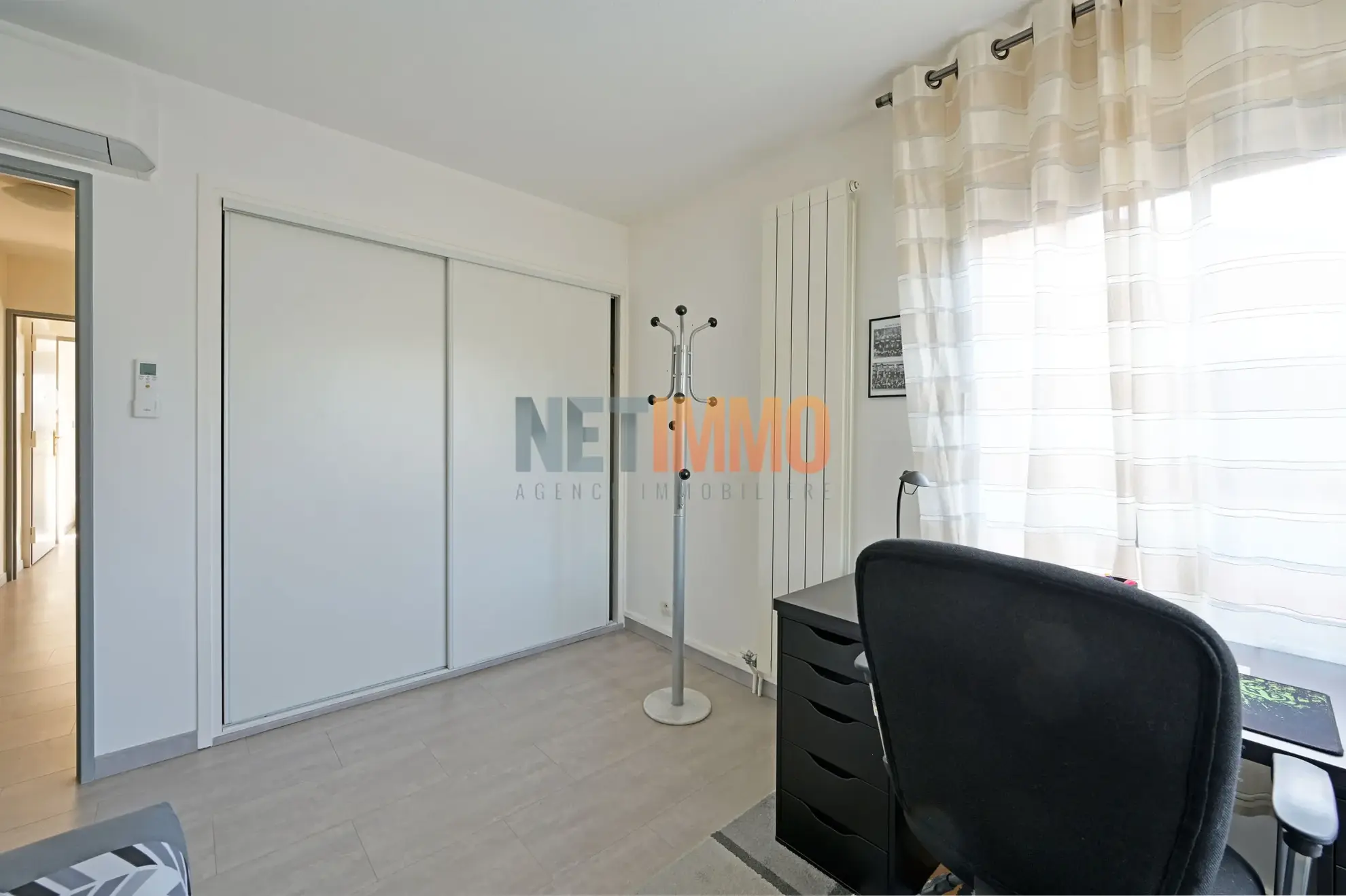 Appartement T3 avec terrasse et parking à Nîmes, résidence sécurisée, 77 m² 