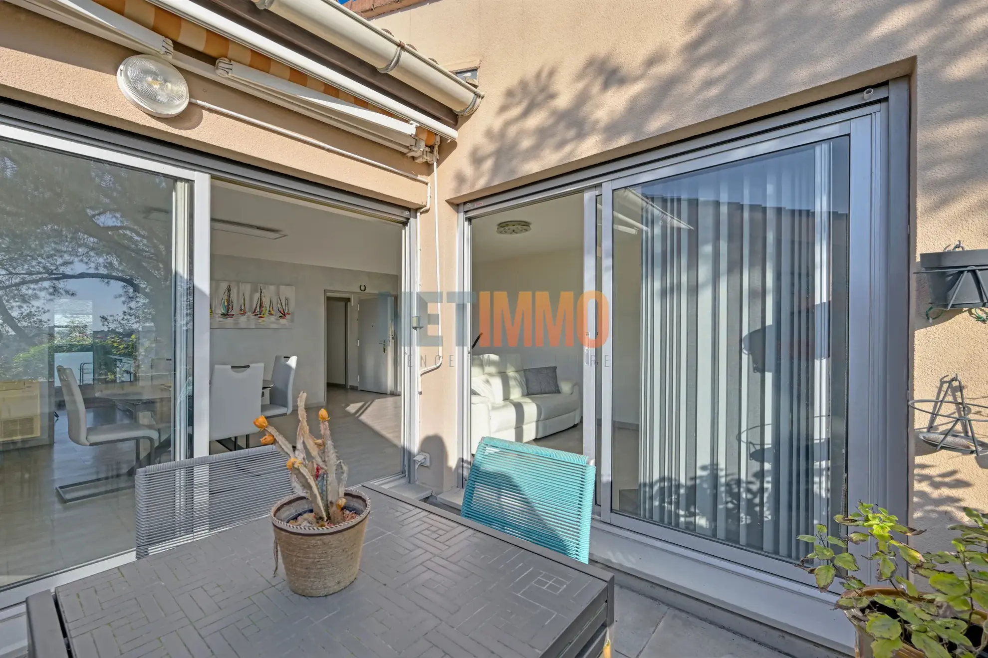 Appartement T3 avec terrasse et parking à Nîmes, résidence sécurisée, 77 m² 