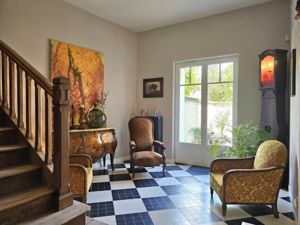 Magnifique maison rénovée de 200 m² avec cour et garage à Gannat