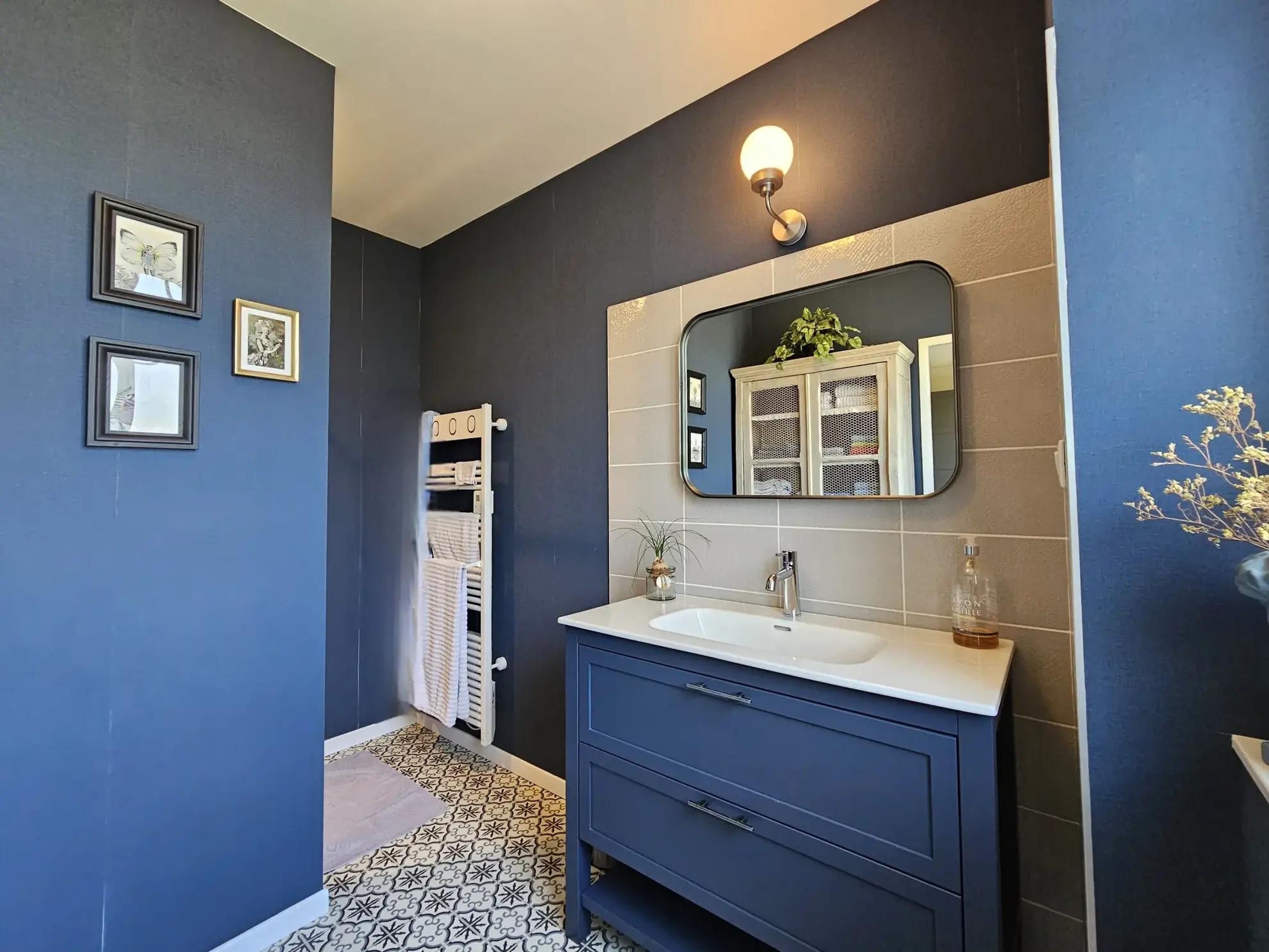 Magnifique maison rénovée de 200 m² avec cour et garage à Gannat 