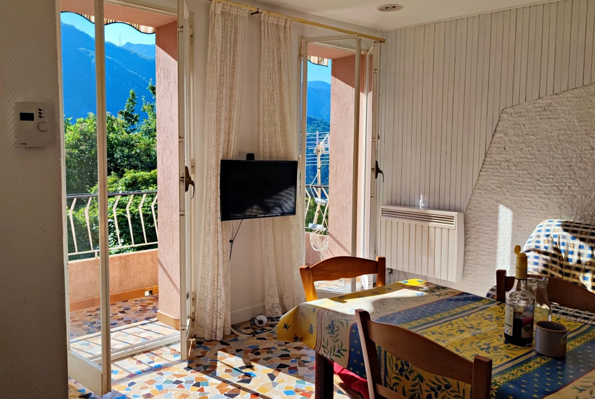 Maison de village à Belvédère de 82 m² avec studio, vue dégagée et terrain 