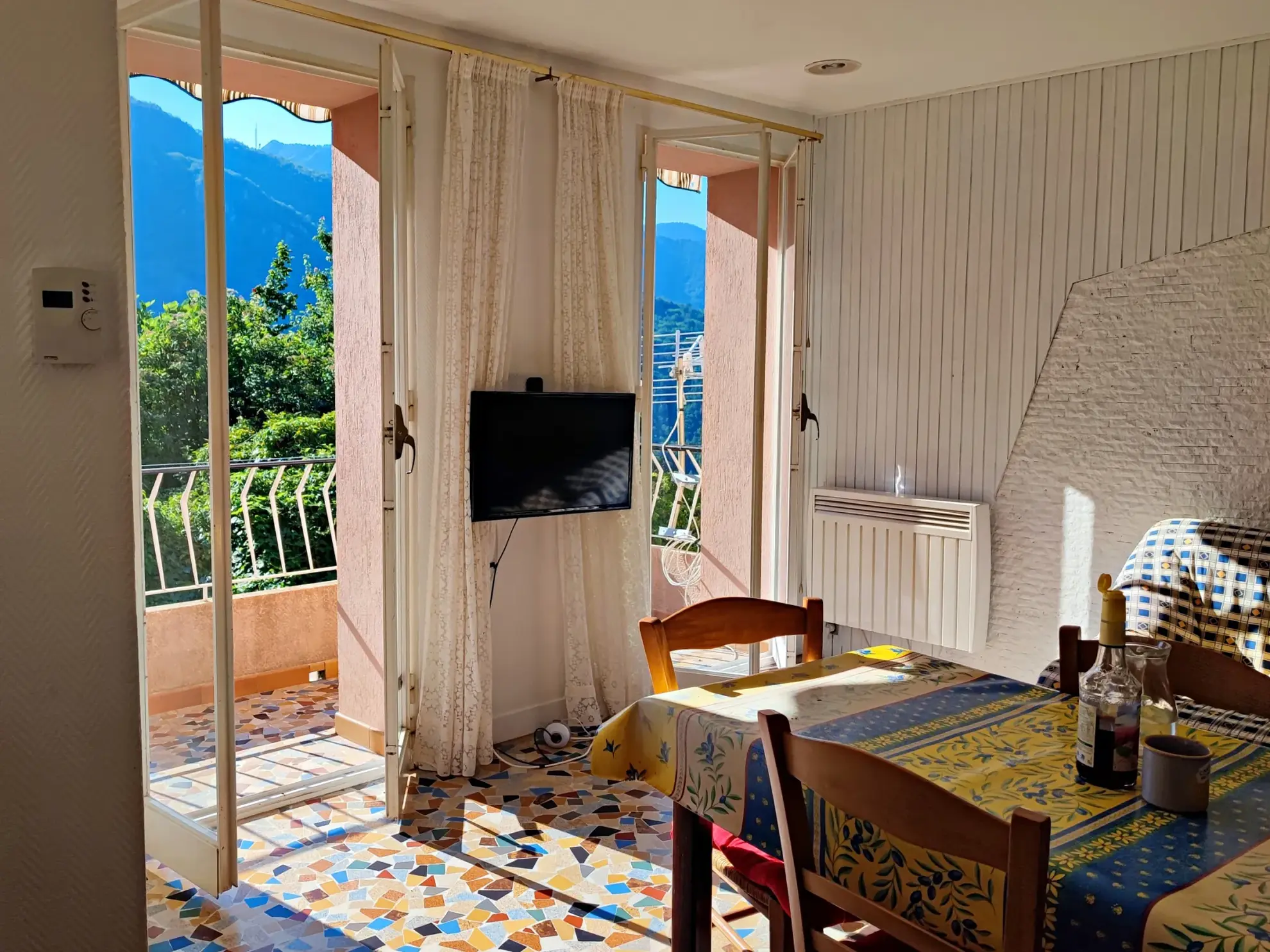 Maison de village à Belvédère de 82 m² avec studio, vue dégagée et terrain 
