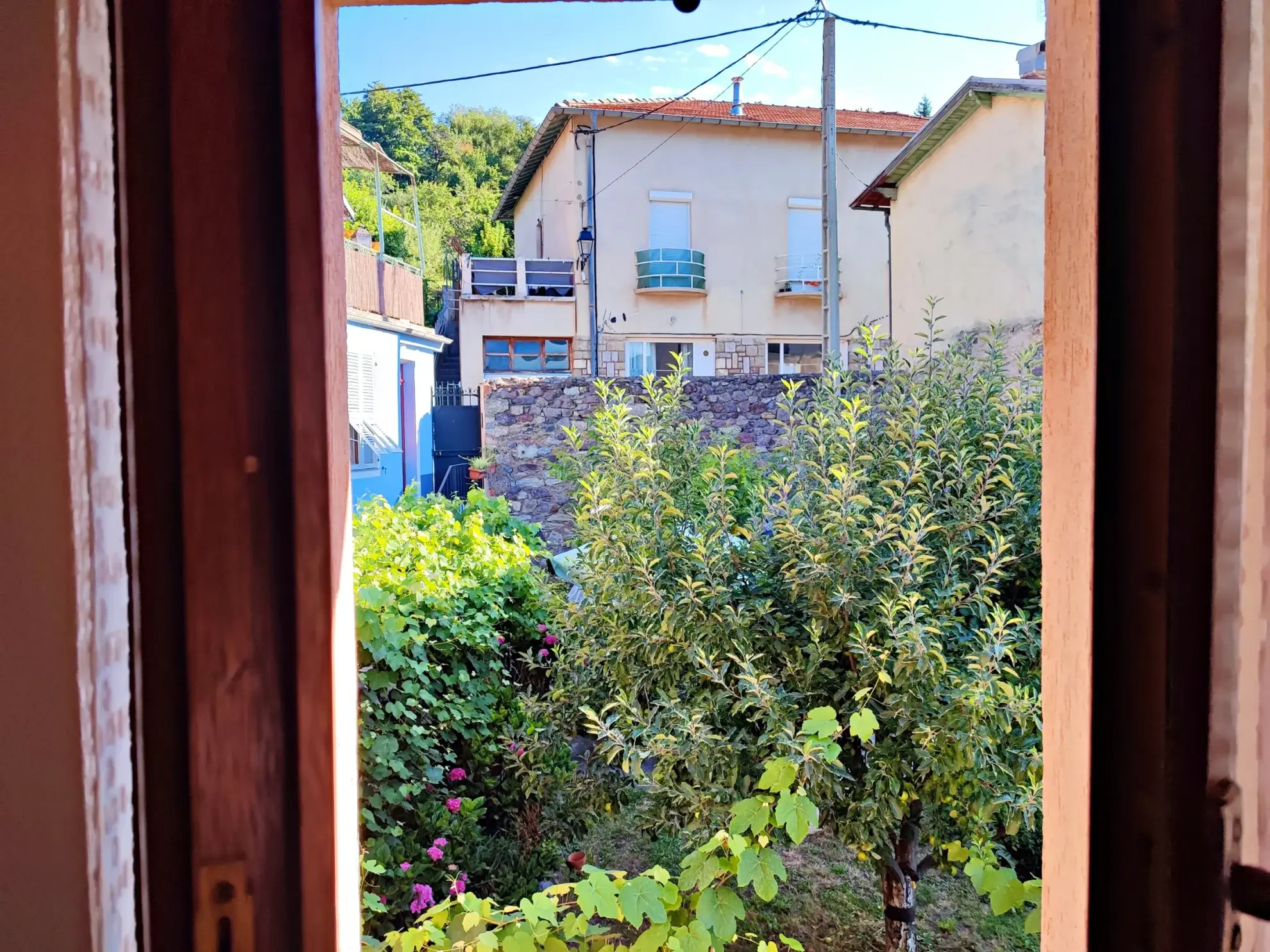 Maison de village à Belvédère de 82 m² avec studio, vue dégagée et terrain 