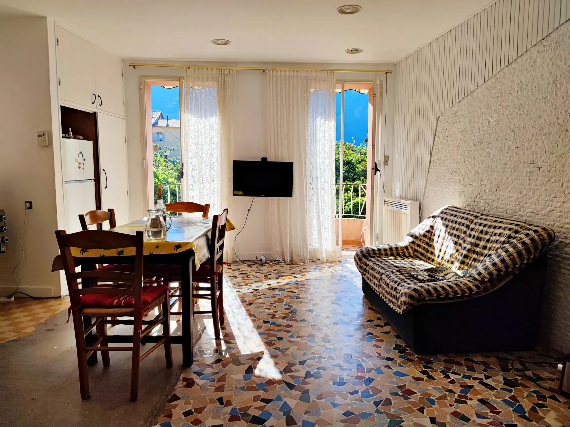 Maison de village à Belvédère de 82 m² avec studio, vue dégagée et terrain 