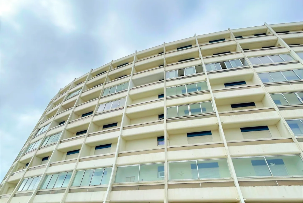 Appartement à vendre à St Hilaire de Riez près de la plage avec parking et balcon 