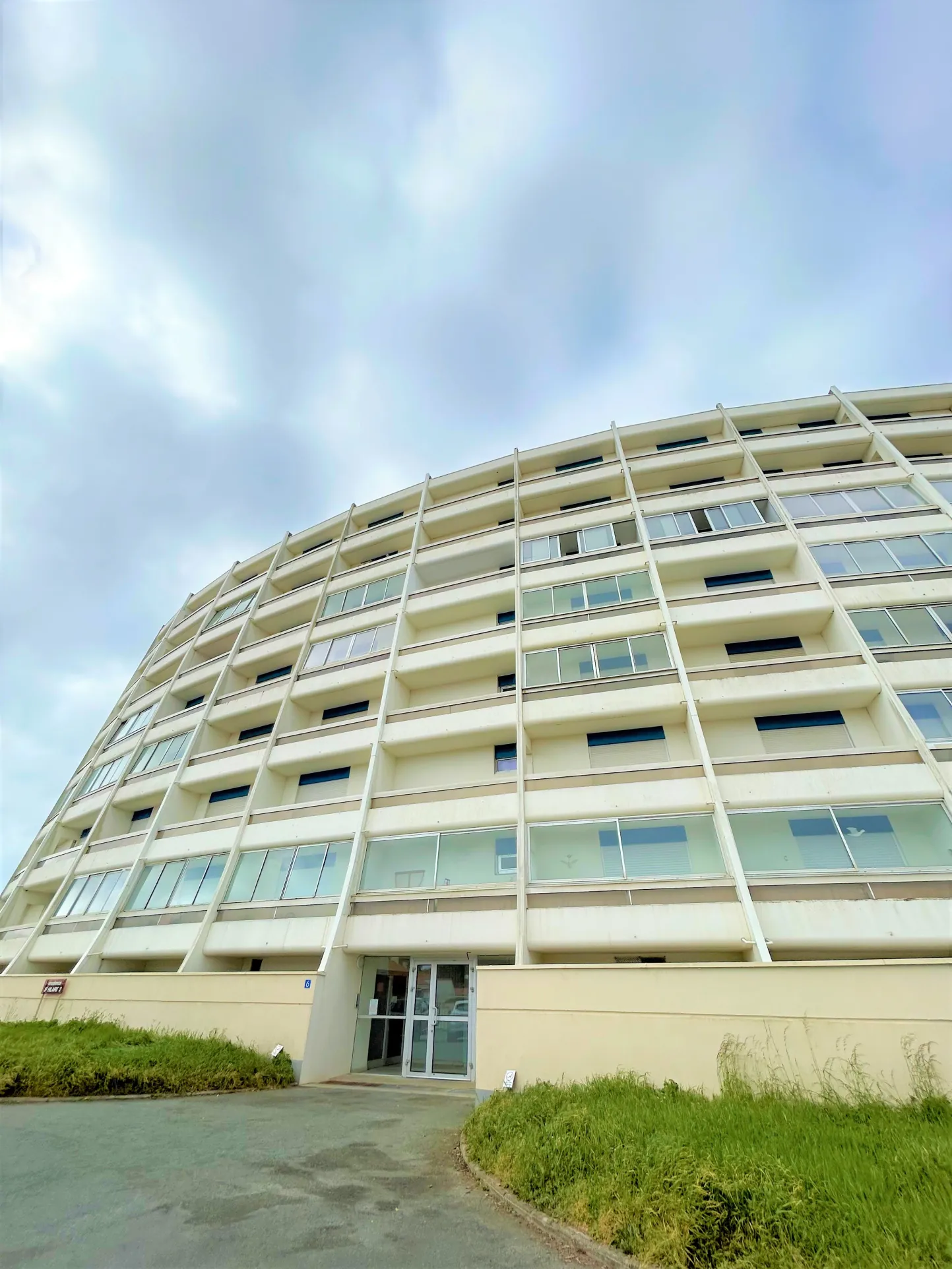 Appartement à vendre à St Hilaire de Riez près de la plage avec parking et balcon 