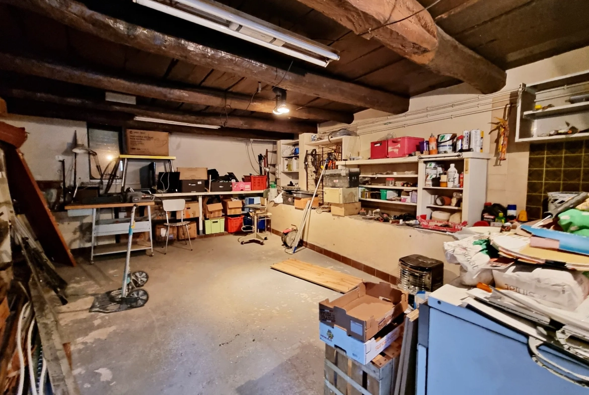 Maison de village à Belvédère de 82 m² avec studio, vue dégagée et terrain 